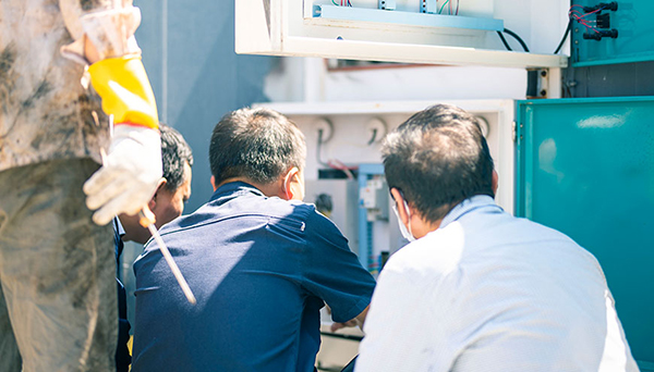 地?cái)傆蜔焹艋髟趺囱b上去