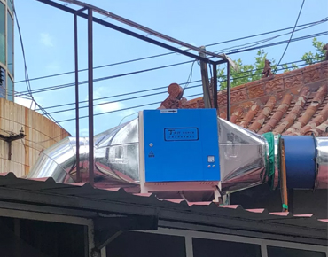 河南寶豐縣<a href=http://kibdirect.com/ target=_blank class=infotextkey>油煙凈化器</a>安裝案例一